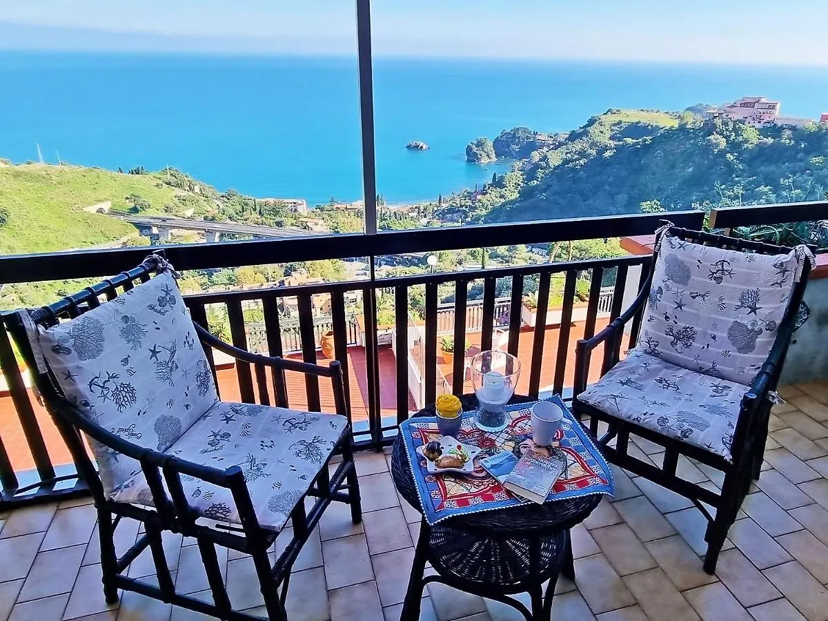 Little Paradise تاورمينا شقة