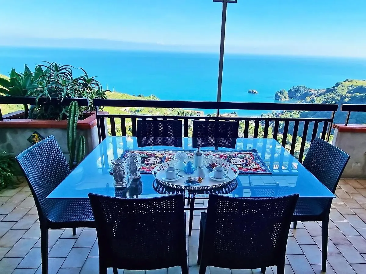 Little Paradise تاورمينا