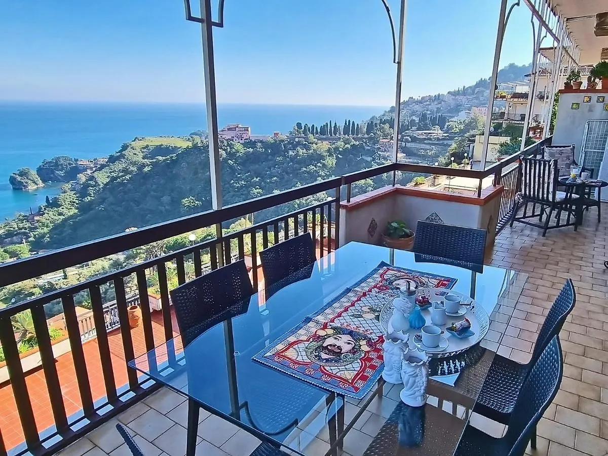 Little Paradise تاورمينا إيطاليا