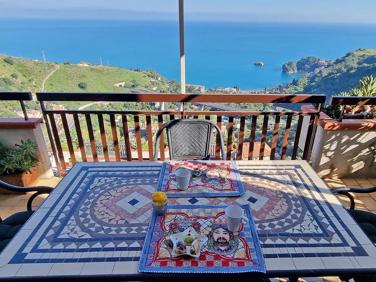 شقة Little Paradise تاورمينا